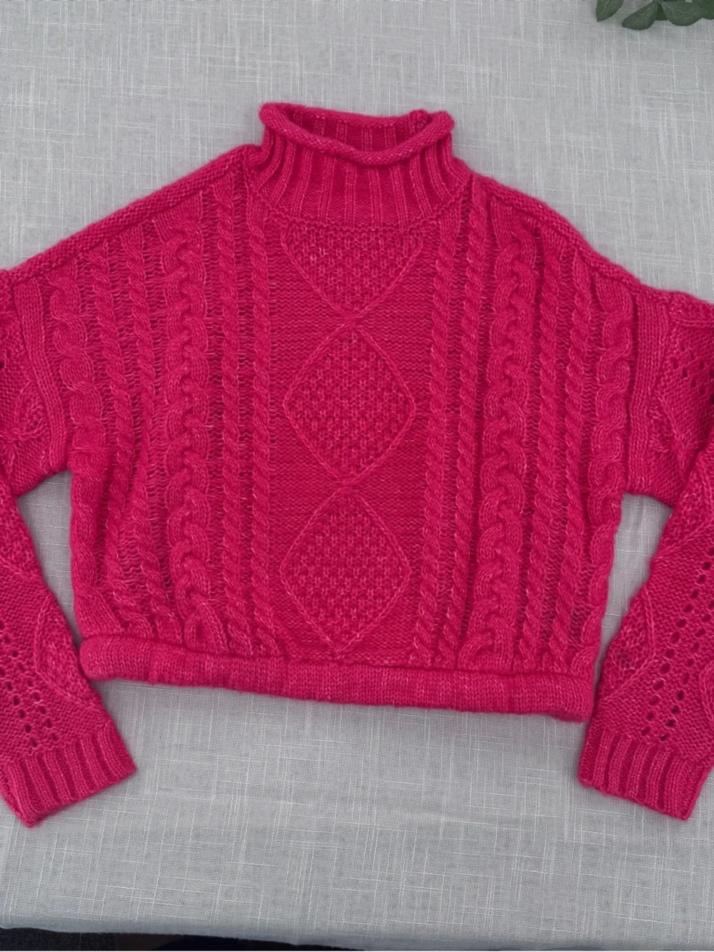 NWT Sanctuary Cable Knit Cropped Sweater Size Small Neon Pink Mock Neck Sweater - Picture 2 of 9